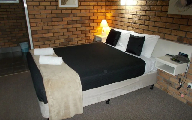 Park House Motor Inn