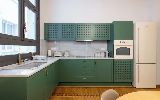 Meadows - Luxury 3-Bedroom Apt in Athens