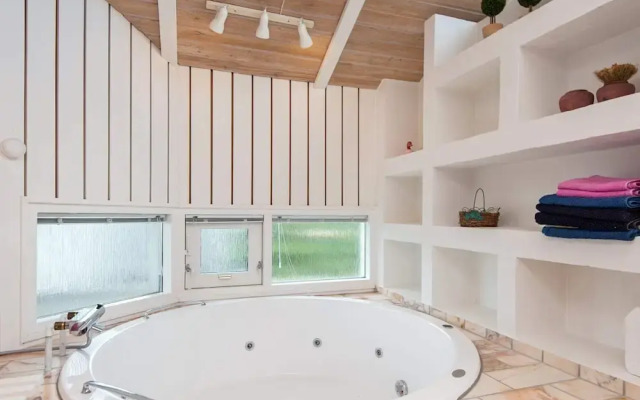 6 Person Holiday Home in Ebeltoft