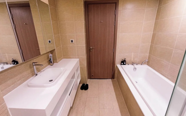 Metropolis Apartment