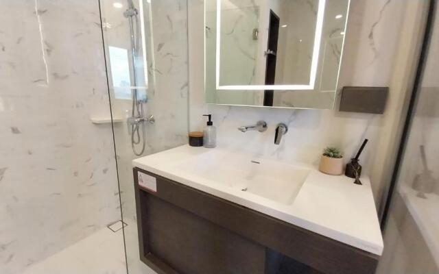 Luxury Apartment Queen Sirikit Asok Termianl 21