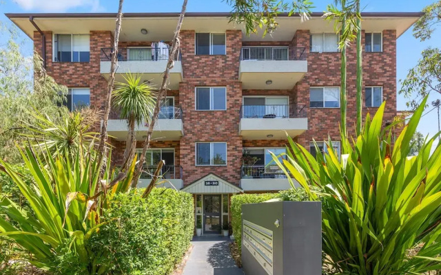 Spacious Apartment Near Cronulla Beach