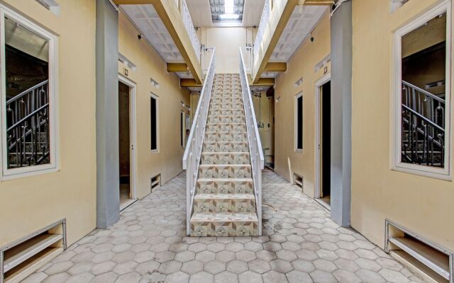 OYO Life 93034 Ayri Home