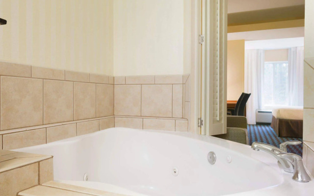 Fairfield Inn and Suites by Marriott Columbia