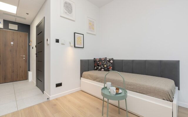 Wola Studio Kasprzaka by Renters