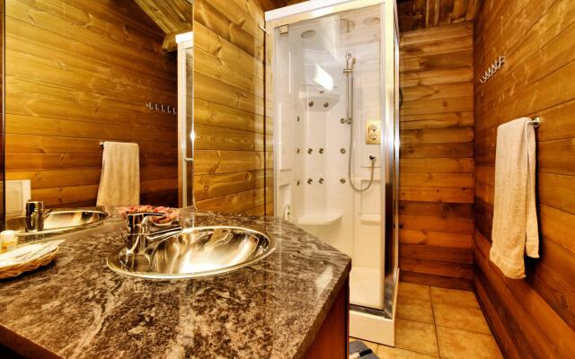 Cosy chalet in Barvaux with fenced garden