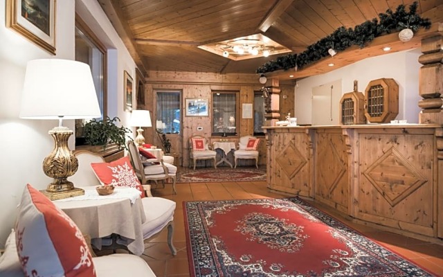 Laguscei Dolomites Mountain Hotel