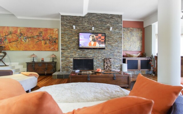 Bali Island Villa in Surfers Paradise