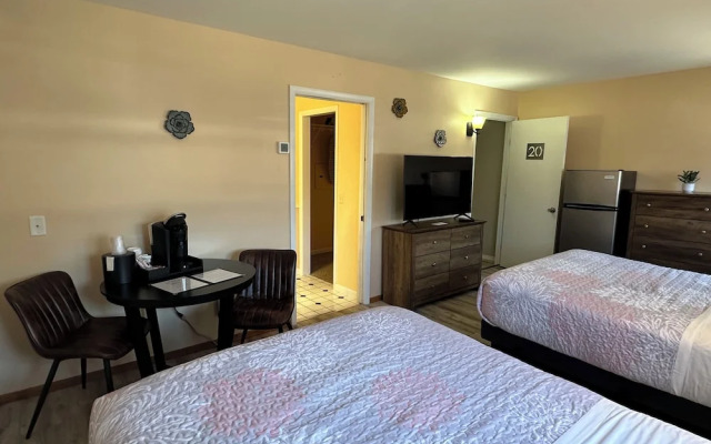 DownTown Inn