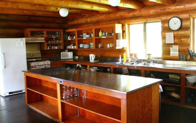 HI-Nordegg Shunda Creek Hostel