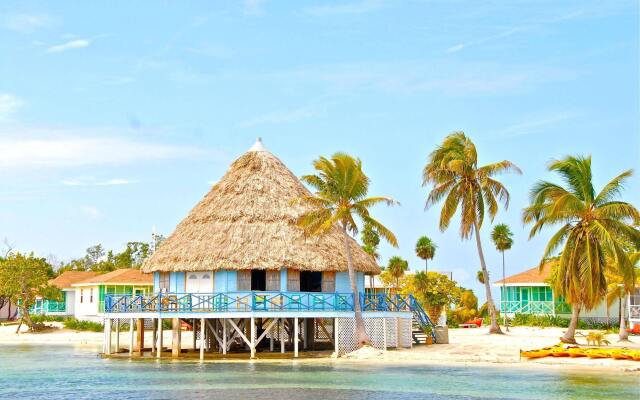 Blackbird Caye Resort