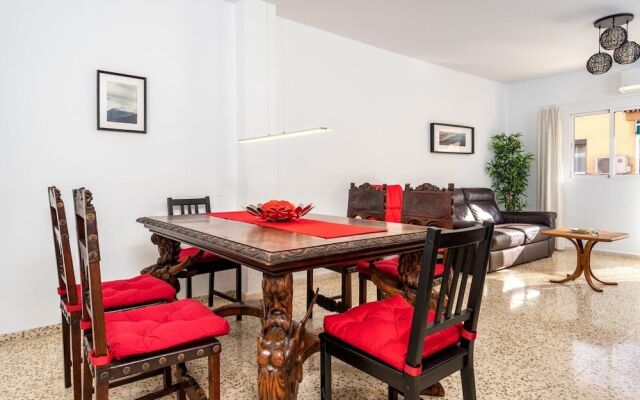 Large Apartment in Prime Location in Fuengirola Ref 98