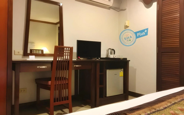 Le Tanjong House