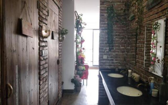 Deqing Qianxi Nianba Youth Hostel