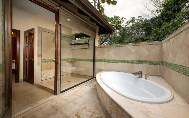 Sleeping Giant Rainforest Lodge