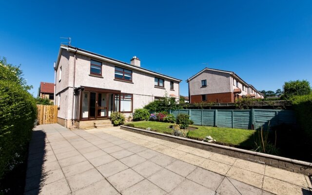 Empty2occupied Family Home in Craigour Terrace With Driveway & Garden