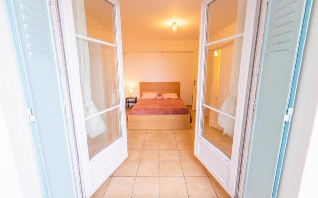 Superbe T4 renove spacieux avec stationnement libre et gratuit