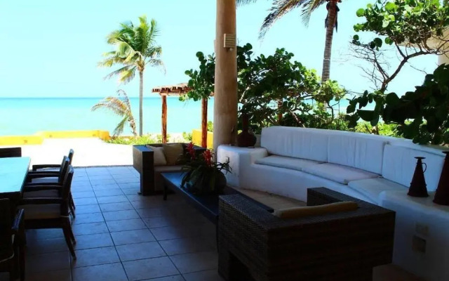 Uinic Chay Luxury Ocean Front Villa