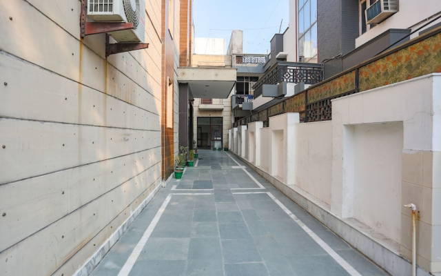 Fabhotel Grand Palace