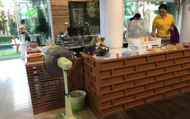 OYO 792 Omsaga Phuket Hotel