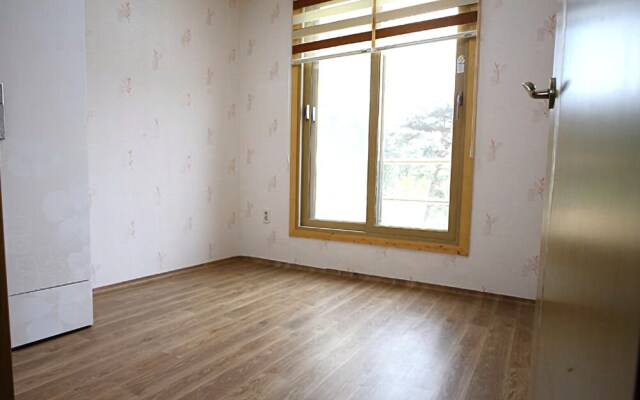 Suncheon Golden Lakeside Pension