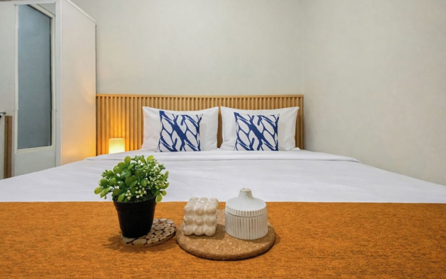 Clean Space And Well Located 2Br At Nifarro Park Apartment