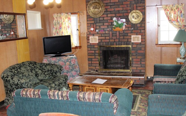 Glen Garry Motel and Cottages