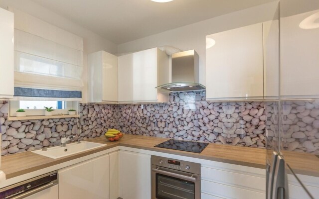 Stunning Home in Brist With Wifi and 4 Bedrooms