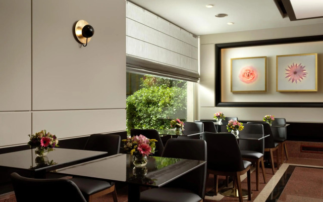 Holiday Suites