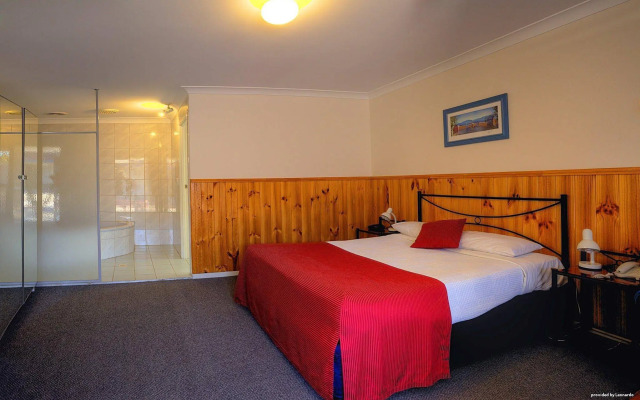 Twin Towns Motel