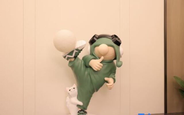 Three Cats Hotel (Guangsha Construction College)