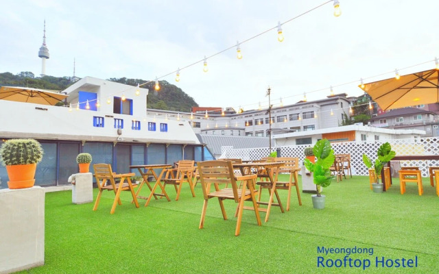OYO Rooftop Hostel