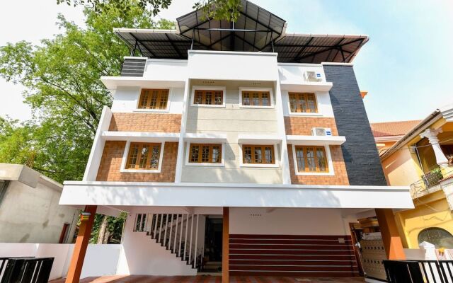 OYO Home 30657 Elegant Stay Near Lulu Mall