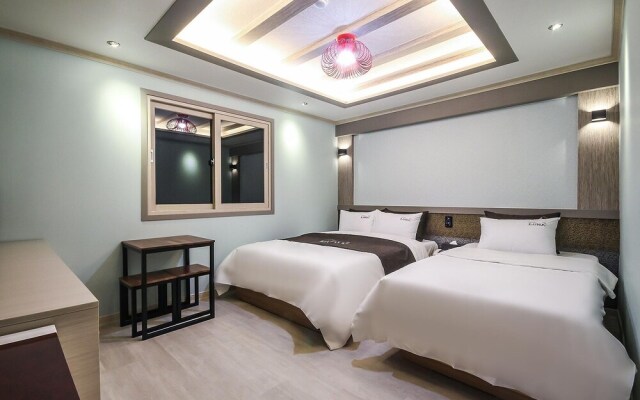 Yeosu Luna Hotel