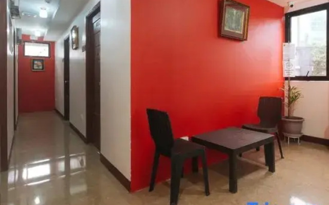 RedDoorz @ Gerlins Lodge Two