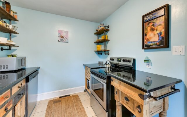 Stylish Charlotte Home w/ Smart TV: 1 Mi to Noda!