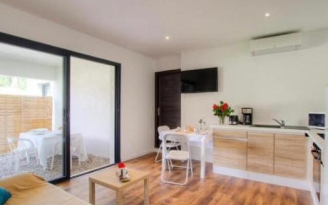 Appartement tranquille en bas de villa