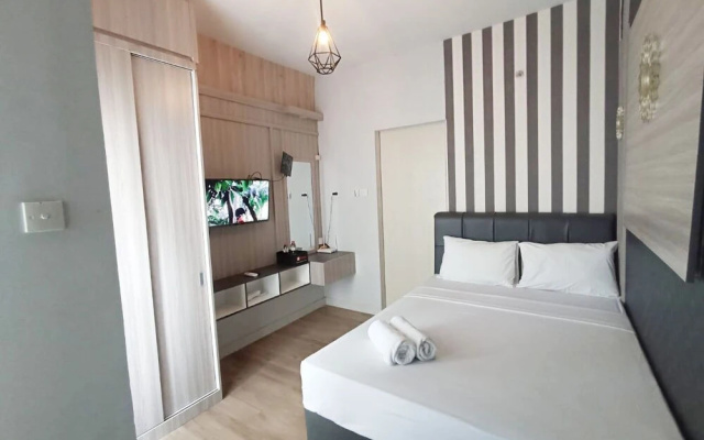 Homey And Cozy Living Studio Amartha View Apartment