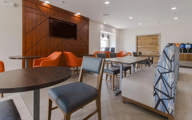 Holiday Inn Express Hartford – Newington, By IHG