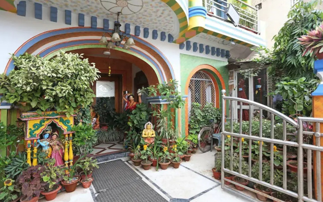 Capital O 6077 Hotel Ashraya