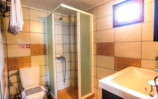 Anna Karra Studios & Apartments
