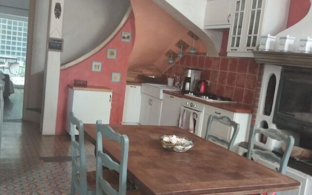 Le Patio Des Cigales