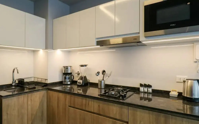 w Marvelous 1BR w Balcony in San Isidro