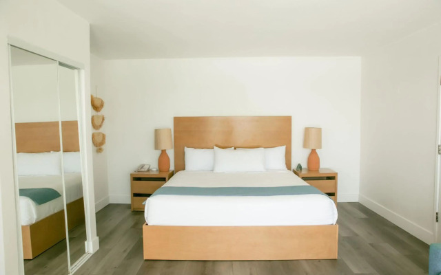 Capri Laguna on the Beach