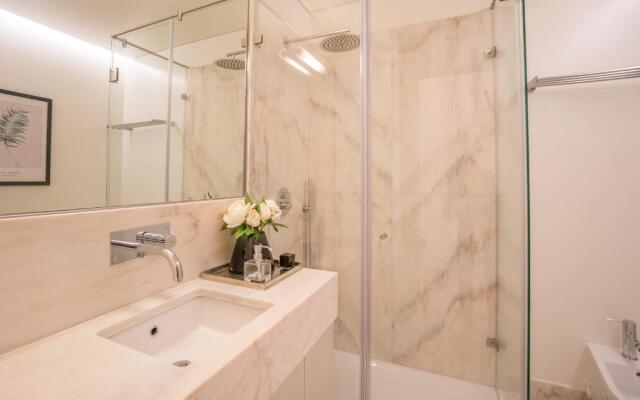 Courtyard & Elegance Apartment