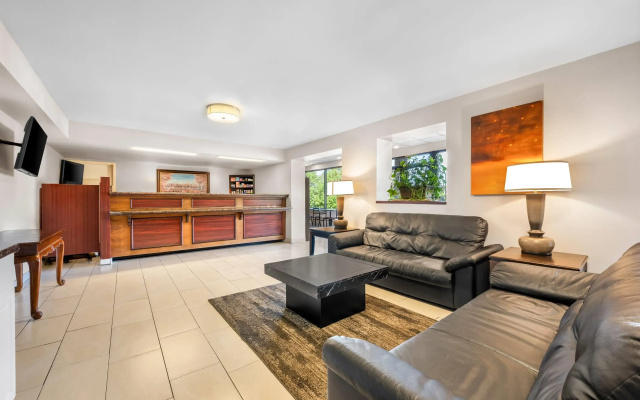 Days Inn by Wyndham Hoover Birmingham