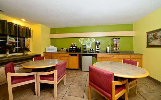 Americas Best Value Inn & Suites Jackson, TN