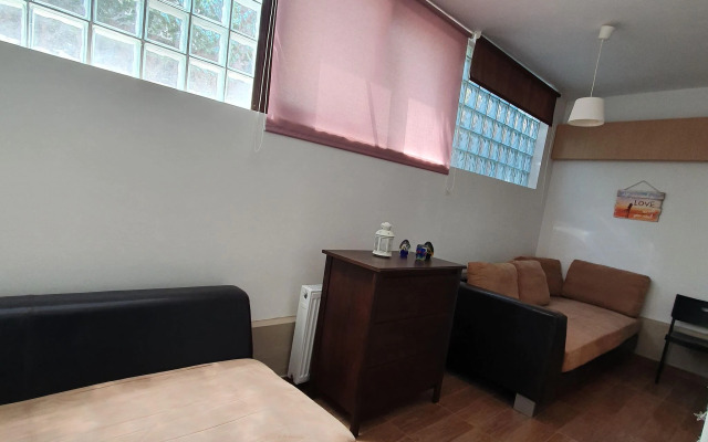 Apartment in Loutra Elenis With Garden