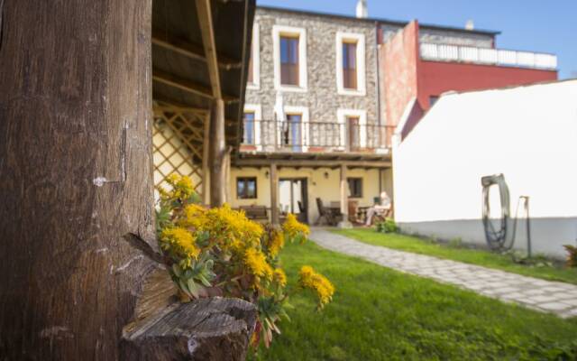 Albergue La Casona de Sarria