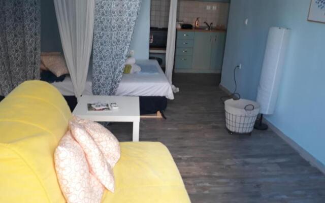 Romantically allured studio next to the center
